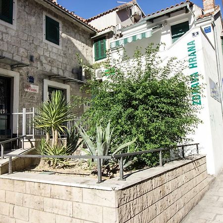 Apartments Kuca Mala Спліт Екстер'єр фото