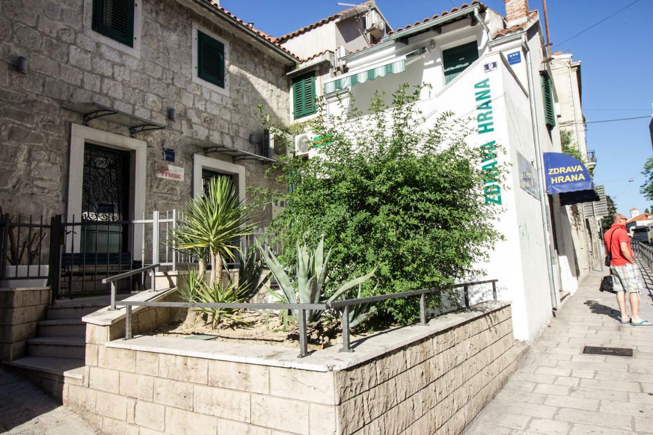 Apartments Kuca Mala Спліт Екстер'єр фото