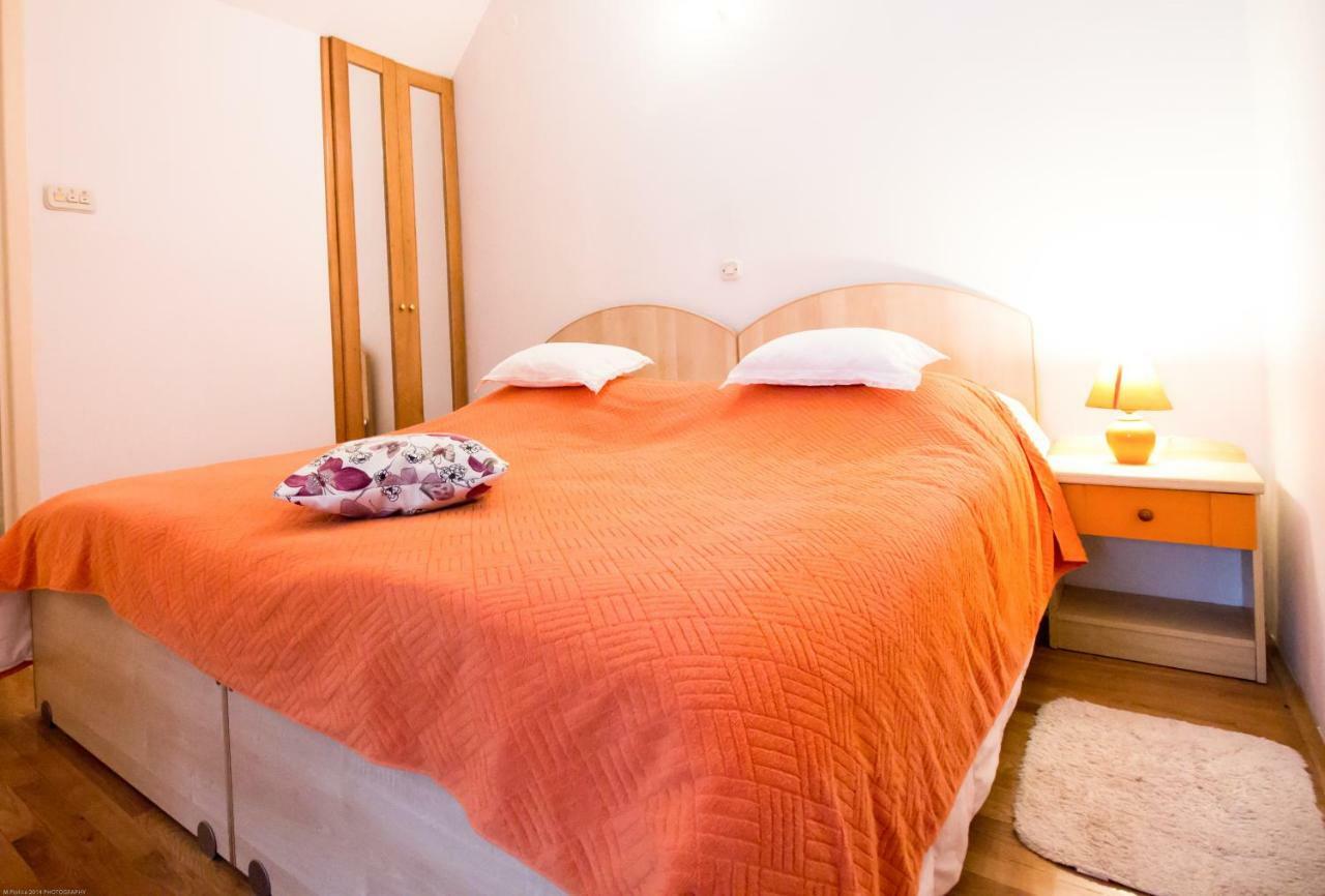 Apartments Kuca Mala Спліт Екстер'єр фото