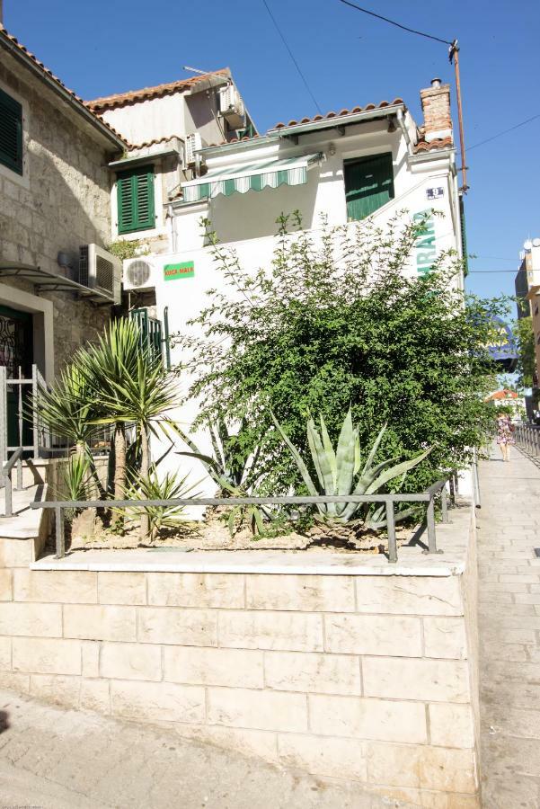 Apartments Kuca Mala Спліт Екстер'єр фото